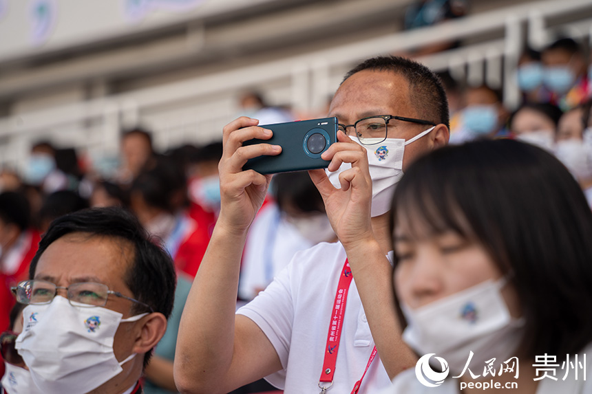 貴州省第十一屆運(yùn)動會開幕式現(xiàn)場。人民網(wǎng) 涂敏攝