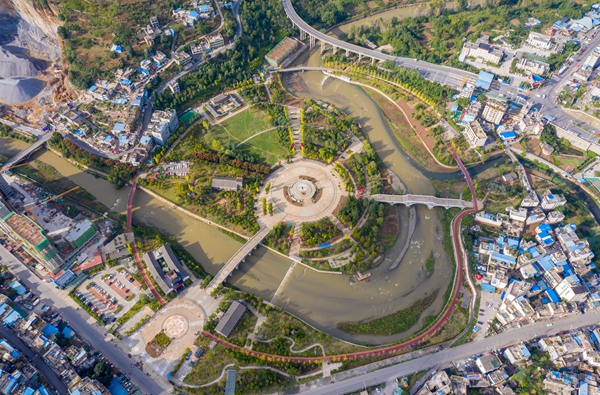 實行靜默管控的赫章縣城濕地公園 李學友攝