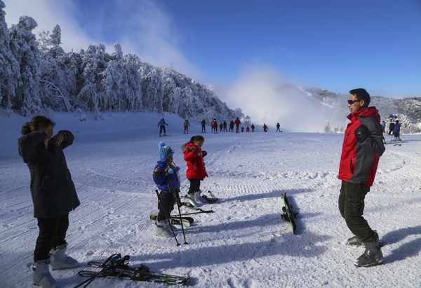 玉舍雪山滑雪場。聶康攝