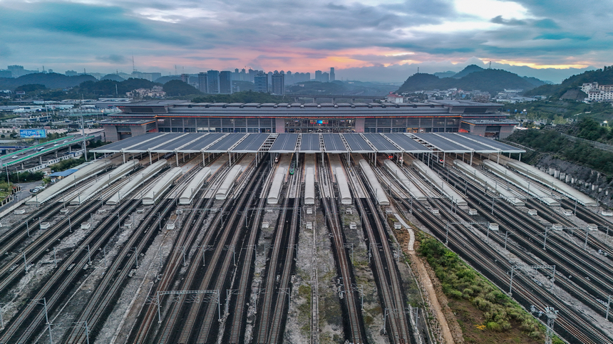 航拍貴陽北站。龍建睿攝