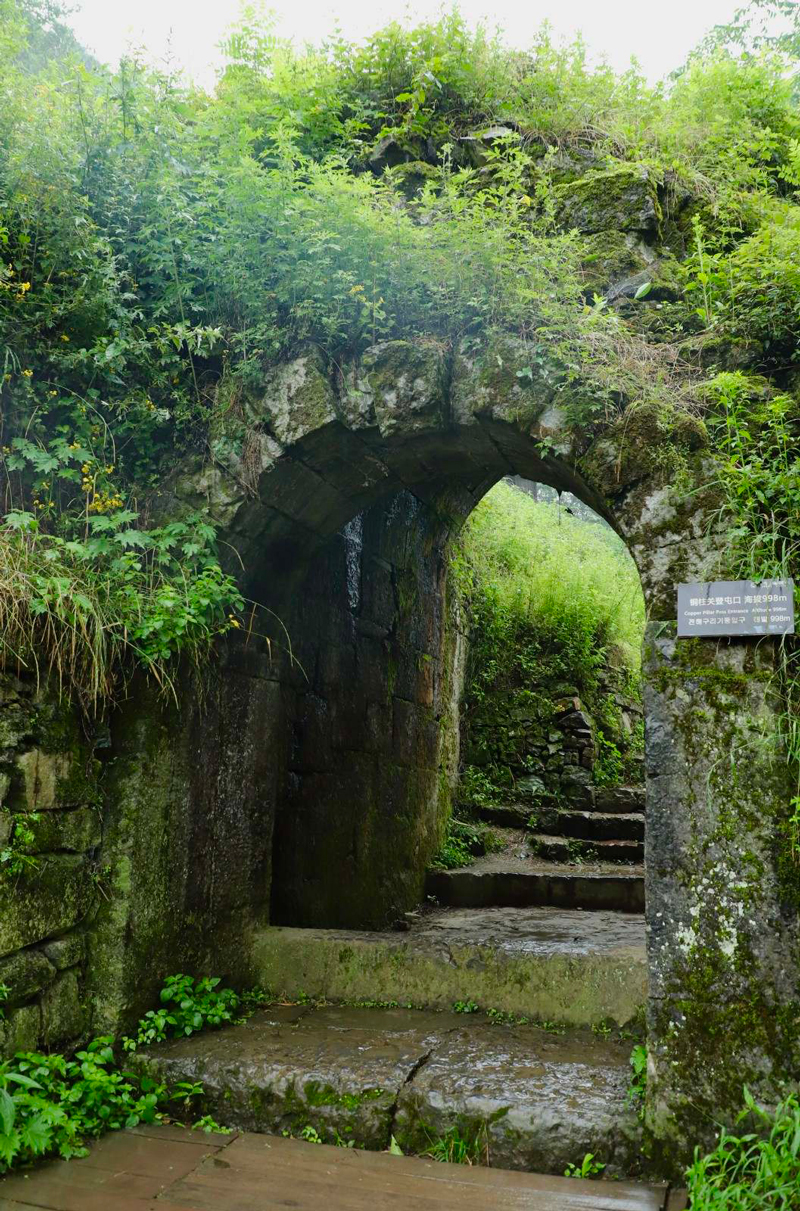 圖為海龍屯遺址。顧蘭云攝