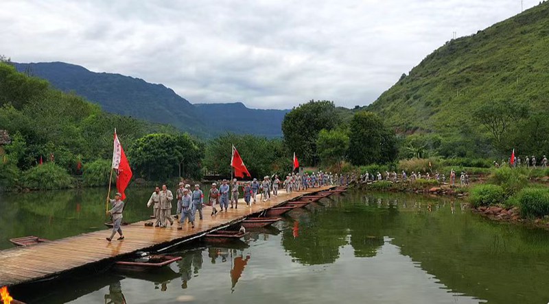 2、土城“四渡赤水”實景體驗園實景演出 。習水縣融媒體中心供圖